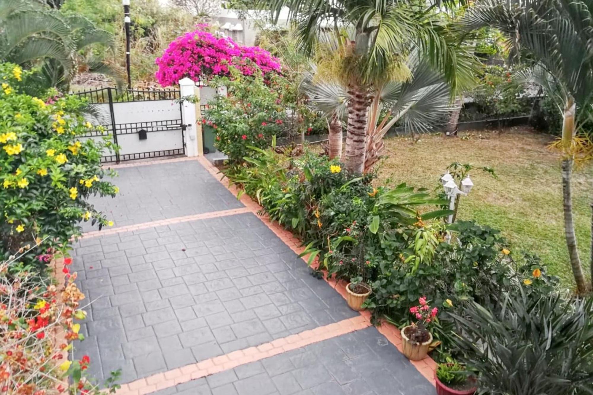 Charming Studio In Flic En Flac With Enclosed Garden 25M² Exterior foto